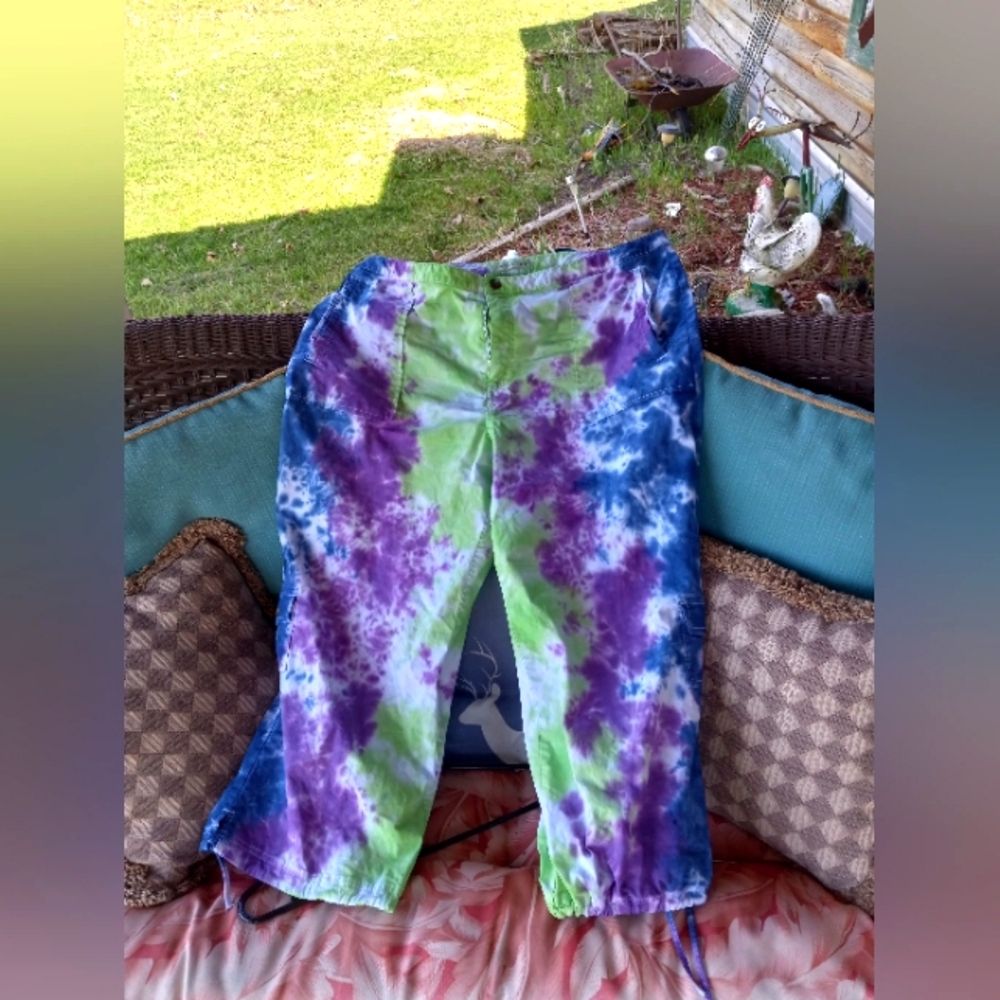 Stunning tye dye Capri pants  !!